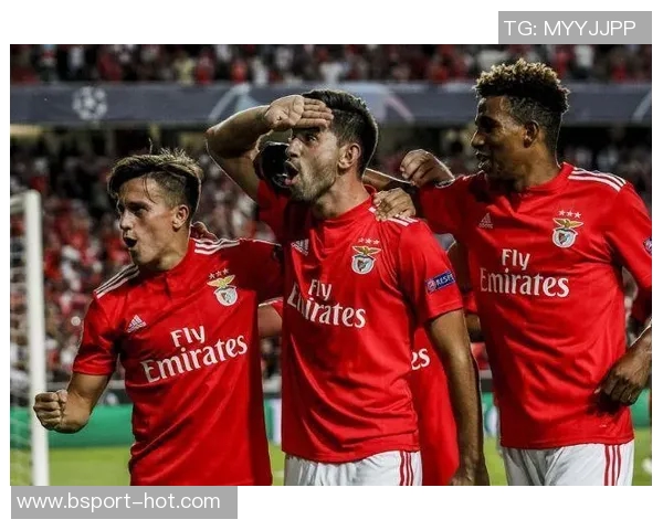 欧联杯精彩对决AC米兰强势逆转本菲卡全场集锦回顾