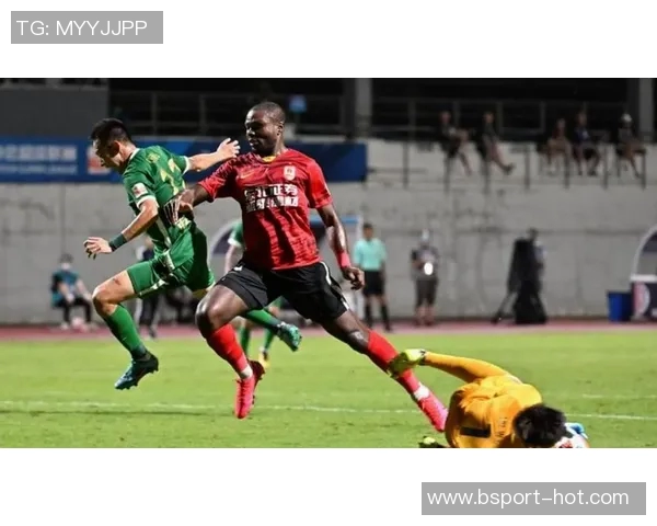 中超赛场惊现冷门那不勒斯逆转AC米兰引发全场热议