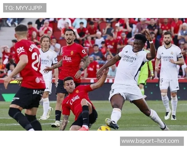 莱比锡友谊赛大胜曼联6-2赛场爆冷引发转会传闻热议